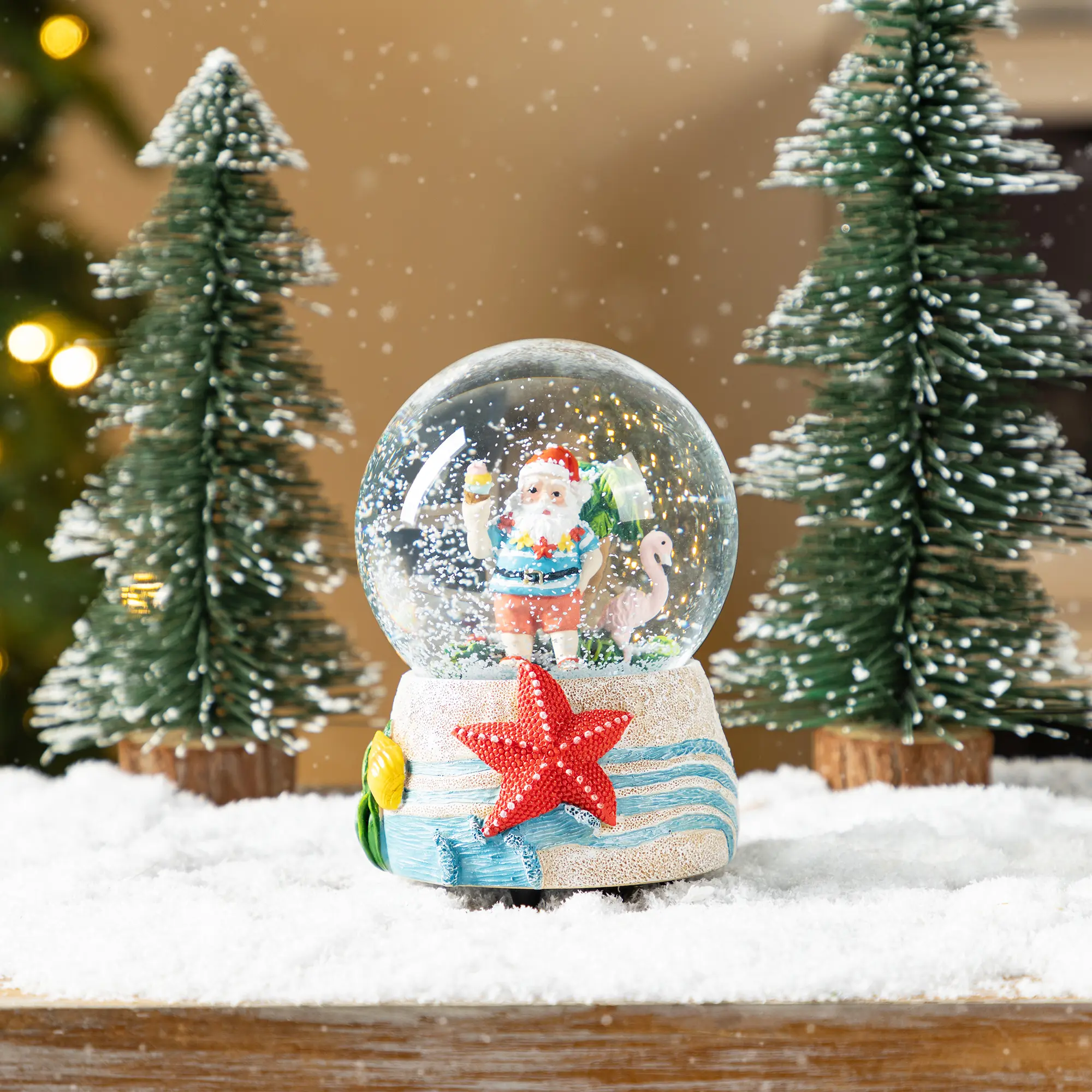 【Christmas in July】 Glitzhome 100mm Christmas Resin Musical Snowflakes Santa on Vacation Waterglobe