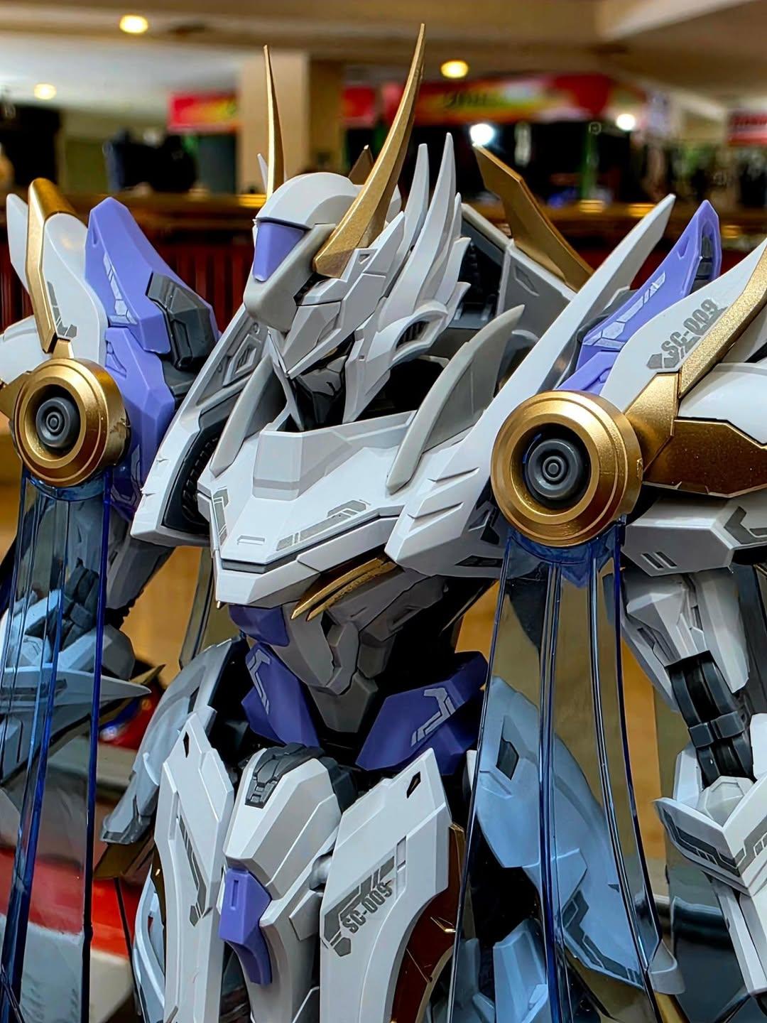 Funtasy Planet SNAA 1/144 Mecha Model Kit -Divine Invoker Percival Awakening Deluxe Edition - Articulated Action Figure Building Kit, Sovereign Sword Array, Gift for Adults & Teens