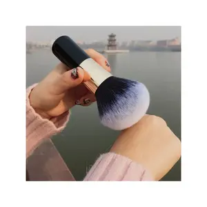 1pc Large Powder Blush Makeup Brush, Multi-Functional Black Kabuki Brush, Cosmetic Beauty Tool Gold