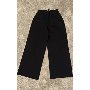 Women’s XS Spanx Flare Pants Black
