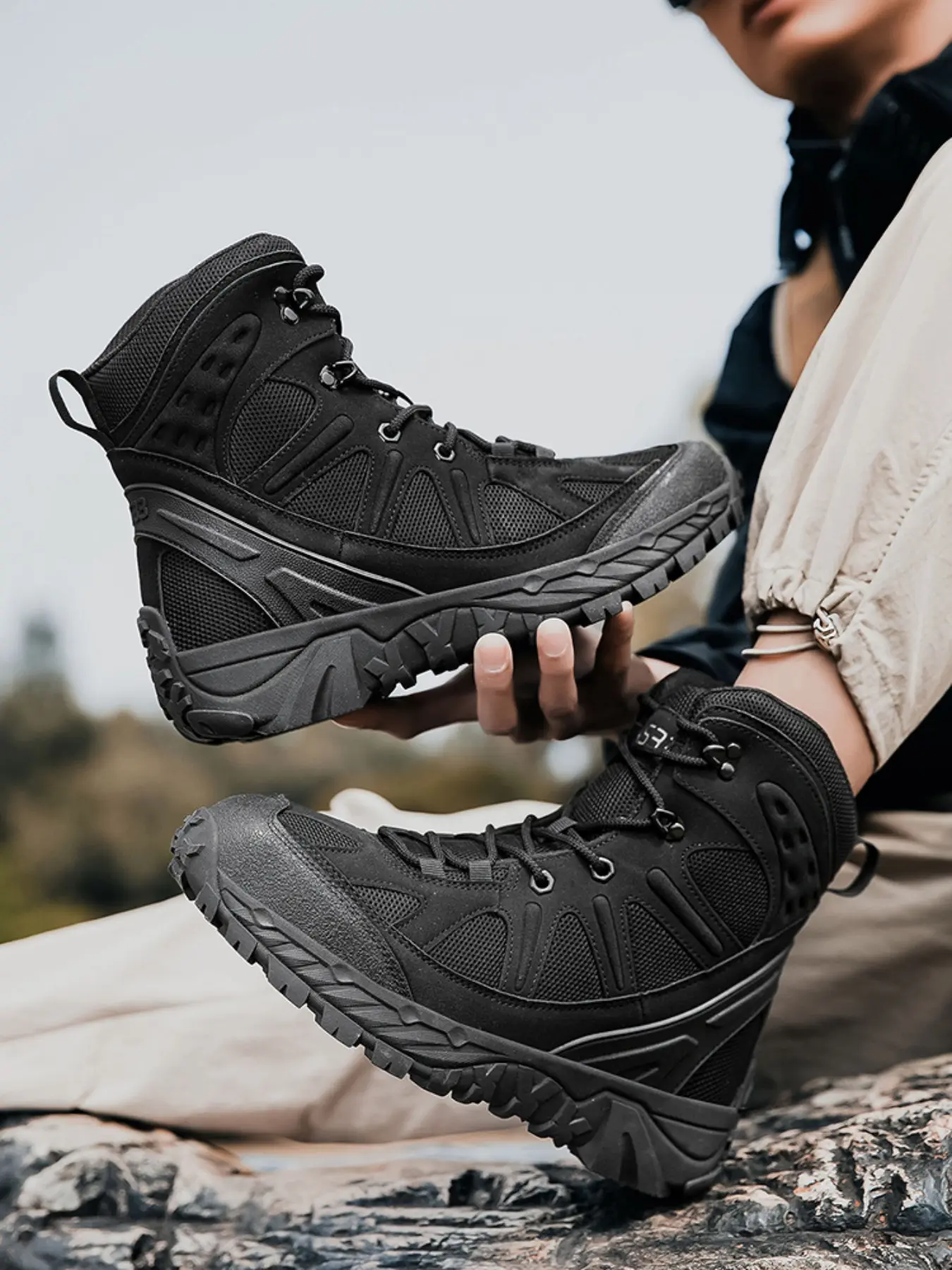 Men's Fashion Hiking Shoes New Arrival, Elegant, Suitable for Outdoor Sports, Mountain Climbing, Rock Climbing, Snowboarding