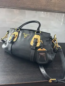 Pre-owned PRADA leather Shoulder Bags Vitello Daino Buckle Tote $1299