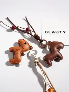 Cute PU Horse Keychain Charm, Elegant Bag Pendant, Creative Beaded Lanyard Keyring, Holiday Gift, Car Decoration, All Seasons