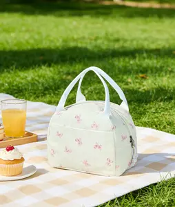 Dolly Pink Bow Lunch Bag – Insulated & Portable