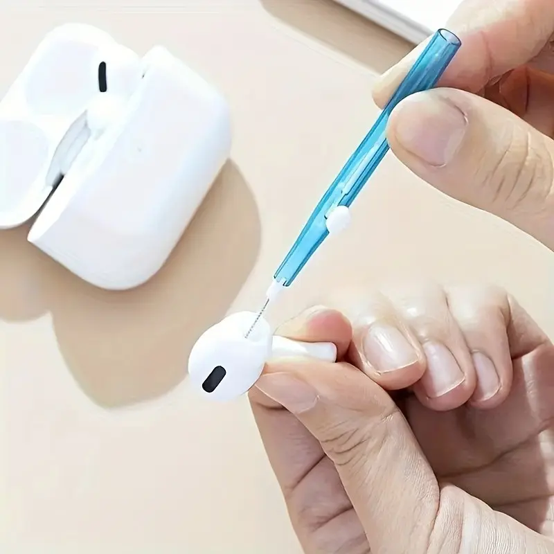 Extendable Phone & Earphone Cleaner Brush, Durable Plastic, Compact Design, Ideal for Smartphones & Tablets, Portable Tech Maintenance Tool