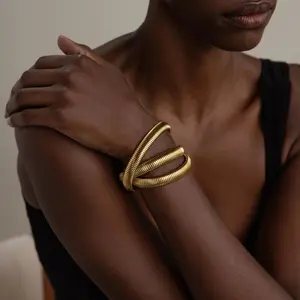 Ribbed Infinity Bangle by Caitlyn Minimalist - Bold Stacked Bracelet in Gold - Statement Jewelry - Gift for Her