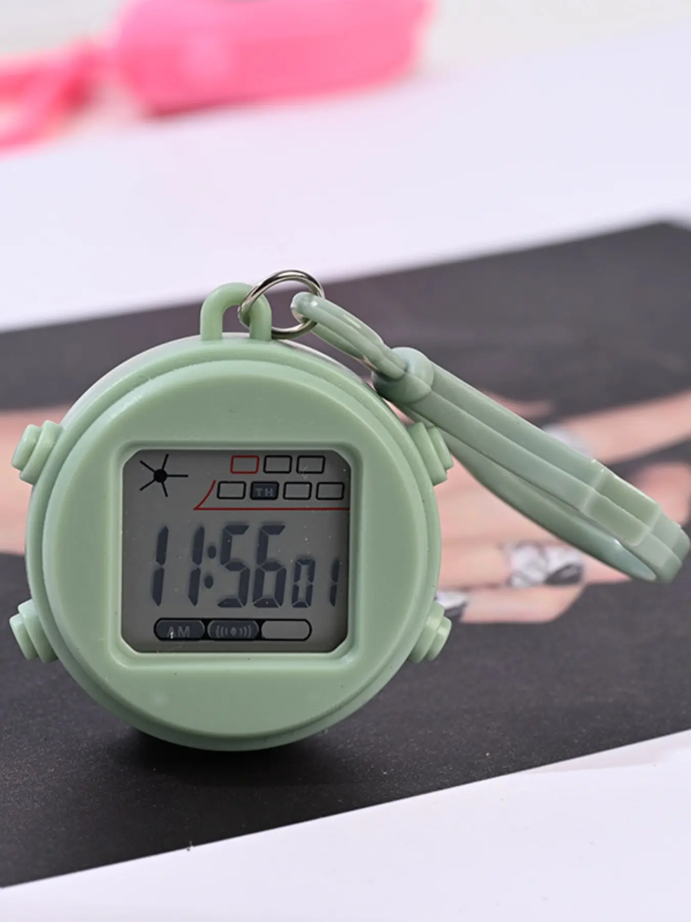 New Fashion Women's Small Plastic Wall Clock, Versatile Electronic Digital Wall Clock, Student Timekeeping Watch, Stylish and Practical Design