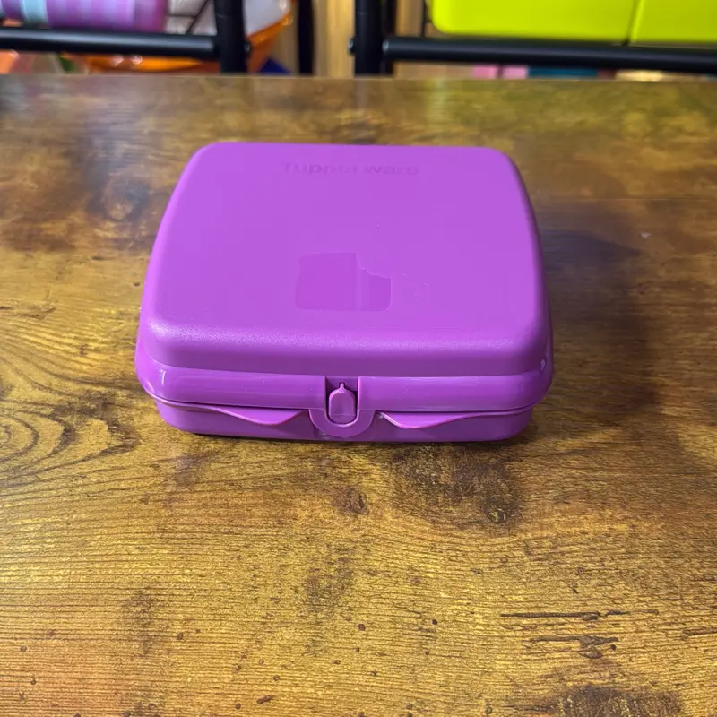 Tupperware Cuadrilunch Click Purple
