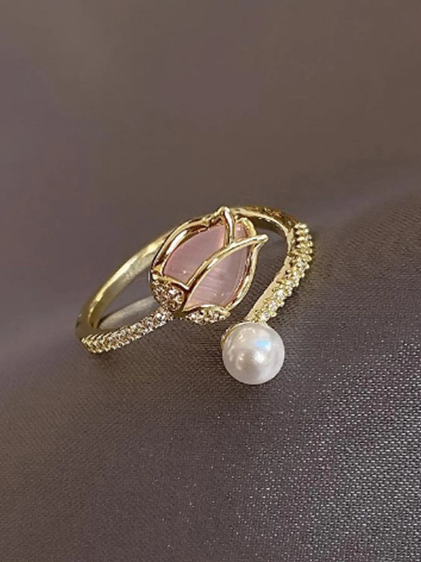 Elegant Tulip Faux Pearl Ring, Fashionable Unique Design Flower Bud Finger Ring, Statement Rings, Beautiful Rings, Daily Wear, Party Gift, Travel Souvenir, Fashionable Jewelry