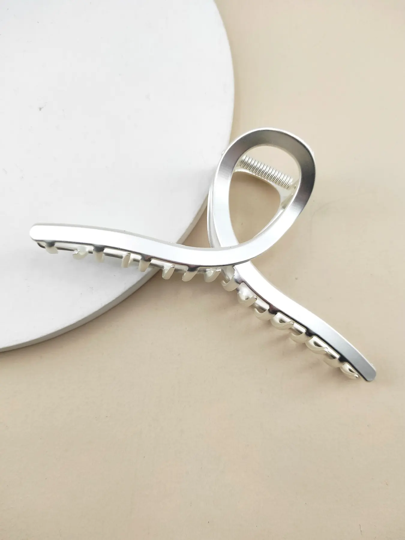 1pc 12cm Versatile Size Cross Rope Metal Geometric Design Hair Clip, Durable Metal Material, Strong Grip, Ideal for Bright Multi-Ponytails, Secure Hairstyling Tool, Metal Clips