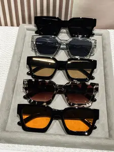 Men's Fashion Wide-Brimmed Glasses, Thick Frame Design, Durable PC Frames and Lenses, Unisex Trendy Eyewear for Daily and Special Occasions