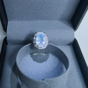 Syia(11366)gc.Luminous Moonlight-Effect Oval Ring High Sparkle Simulated Diamond Engagement Ring