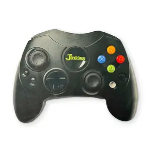 A VIDEO GAME CONTROLLER YOU CAN CLEAN YOUR GLASSES WITH