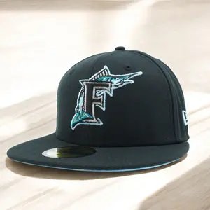 [60243776] MENS NEW ERA MLB MIAMI MARLINS 5950 CLOUD UNDER FITTED - BLACK