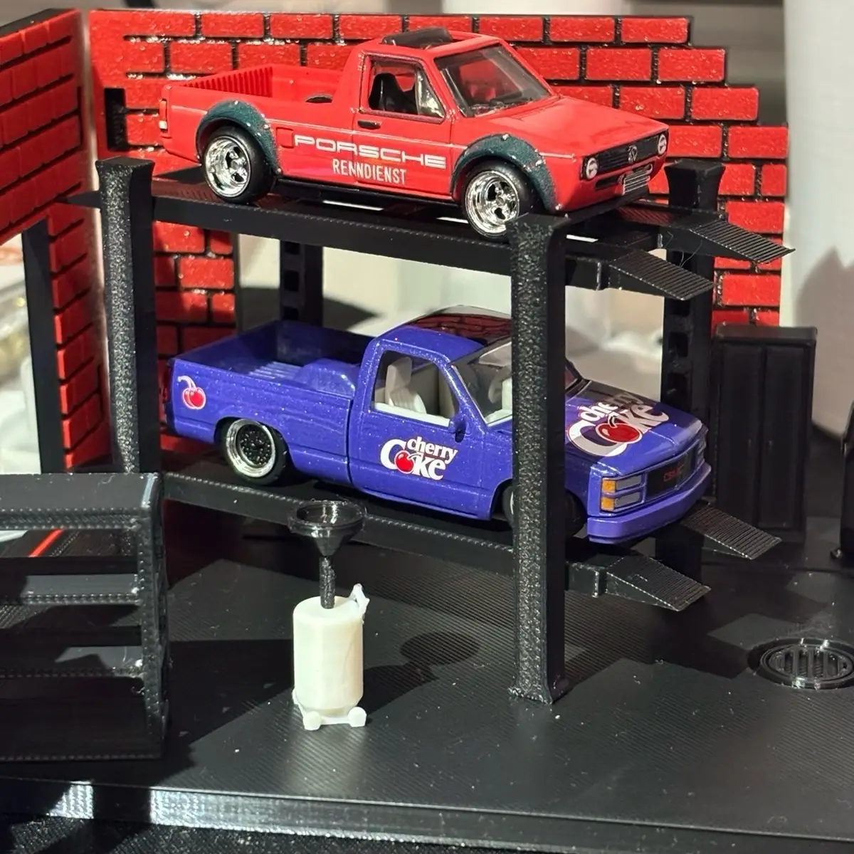 Adjustable 2 Car Lift 1:64 Scale for Hot Wheels