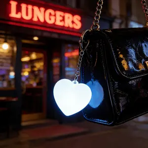 1pc Heart&Stars&Cat Claws-shaped USB Light, Rechargeable Wallet Light, Handbag Light, Touch control function, Touch-sensitive Bag Light, with Auto-off Delay. Compact and Portable，Suitable for Wallets, Handbags, and Beach Bags