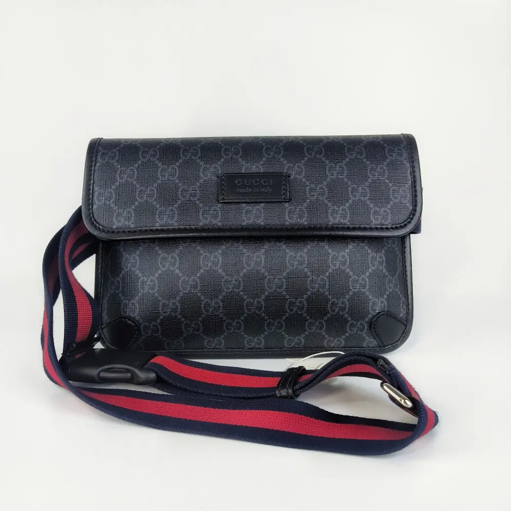 Pre-owned GUCCI 835 GG Supreme Black Web Stripe Belt Crossbody Bag