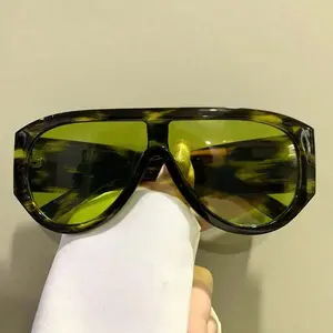 2D Flat Punk Frog-Shaped Glasses - Oversized Flat Top Frame With Metal Hinges, Black Tortoiseshell Decoration, Unisex Fashion Accessories, Bold Design,  And Unique Piece, Fashion Forward Glasses