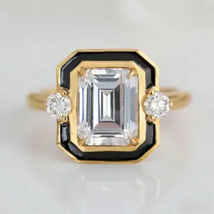 Vintage art deco ring, The main stone is fixed with a four-prong setting.With a striking yet elegant design, it is a versatile statement ring, suitable for various occasions such as daily wear and dinners.
