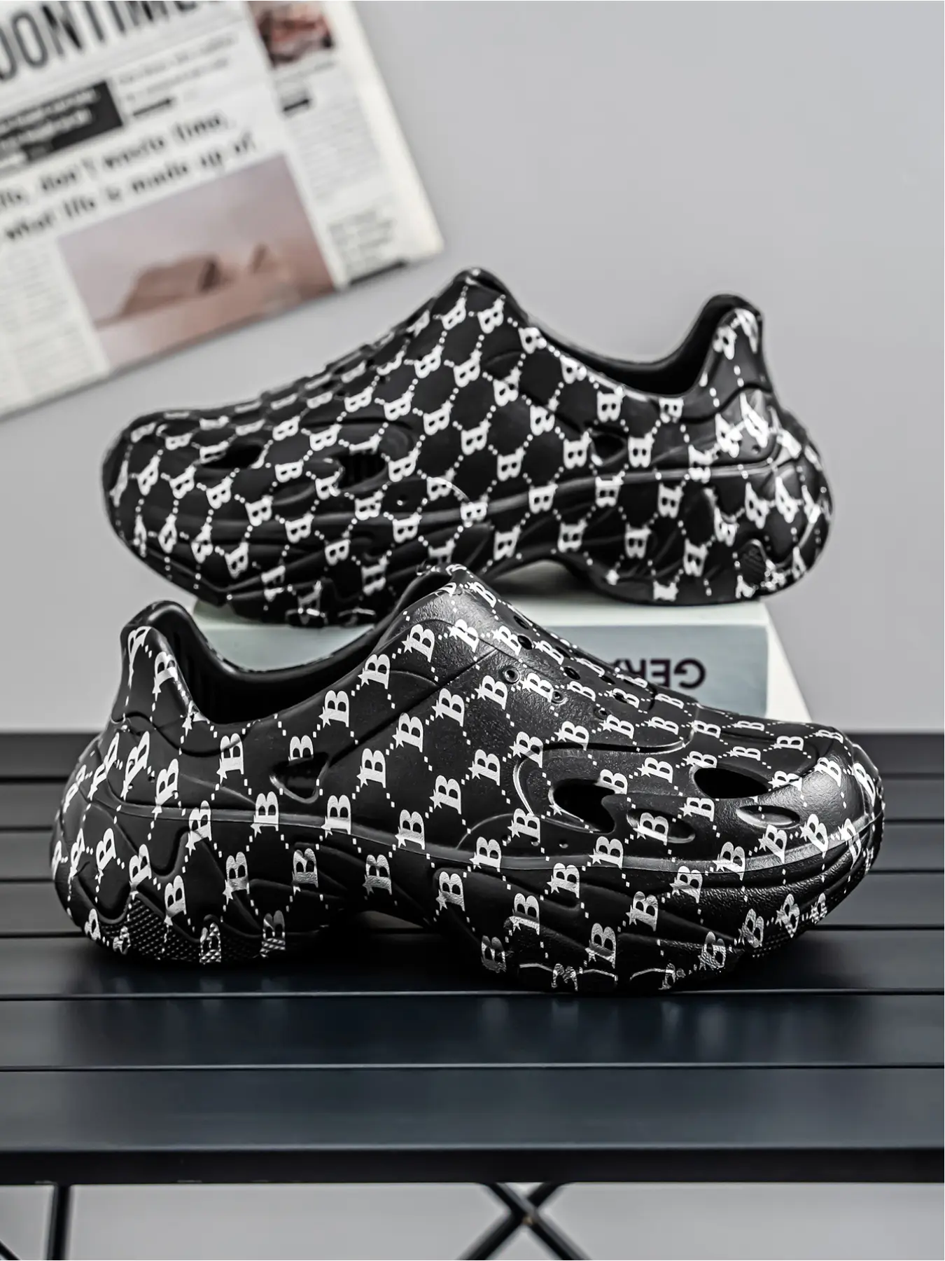 1 Pair Versatile Couple Clogs | Practical Trendy Style | Durable Wear + Breathable & Heat-Dissipating + Multi-Scene Fit | Daily Outfits/Outdoor Trips, Top Thoughtful Gift for TA on Valentine's Day