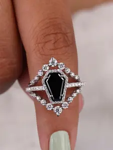 Fashionable Geometric Design Ring, Fashion Rings, Elegant Rhinestone Decorated Ring for Women, Trendy All-match & Exquisite Jewelry for Birthday Gift, Elegant Glittering Ring