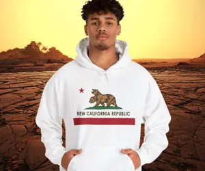New California Republic Hoodie Fallout Shelter Hoodie for Fall Out Shelter Video Game Two Headed Bear California Flag Design Sweatshirt Birthday Gift Classic Cotton