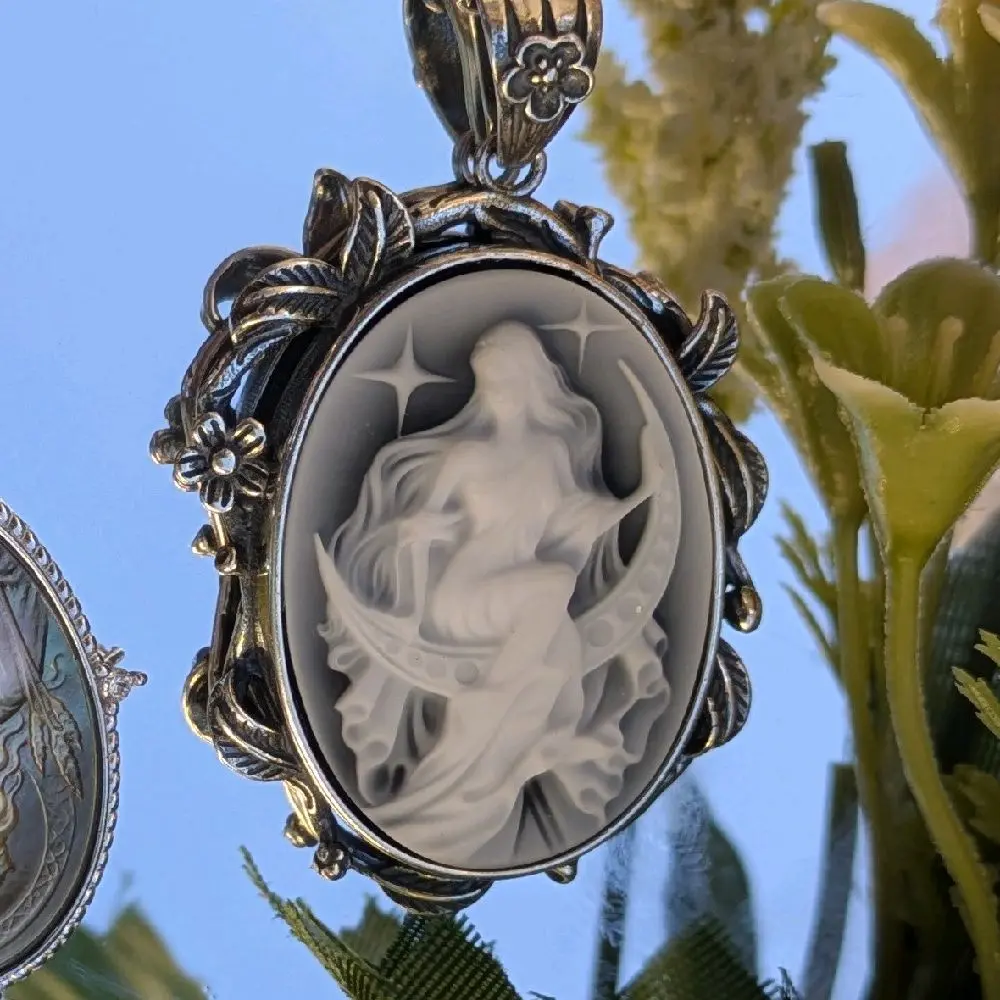 Large Selene Black Agate Floral Silver