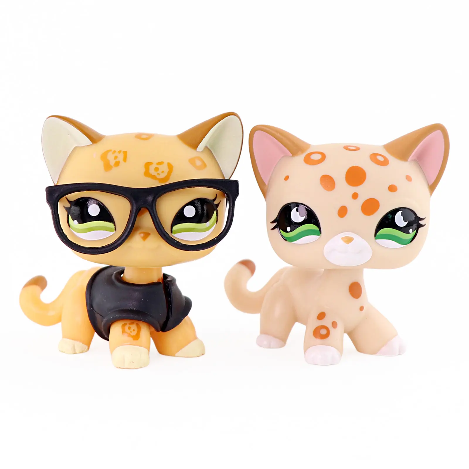 2-Piece Smooth Plastic Spotted Mini Cat Figurines Set, Kawaii Cartoon Kitten Figures with Glasses Outfit Accessories, Collectible Animal Toys, Desk-Room Decor Gift for Above 12 Animal Lovers