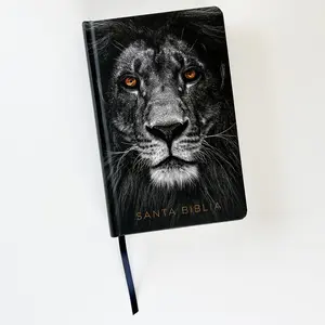 Biblia RVR 1960 letra grande tamaño manual, tapa dura León de Juda con índice / Spanish Bible RVR 1960 Handy Size Large Print Hardcover Lion of Judah with In (Spanish Edition)