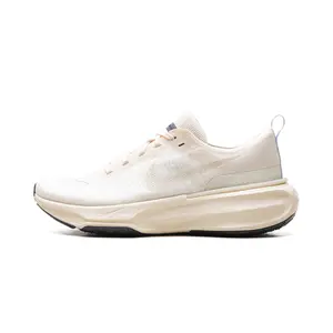 ZoomX Invincible Run 3 "Light Cream" DR2615 200