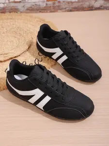 Silver Color Trainer Shoes for Women, New Fashion Retro Casual Low Top Sneakers, Available in Silver, All Seasons