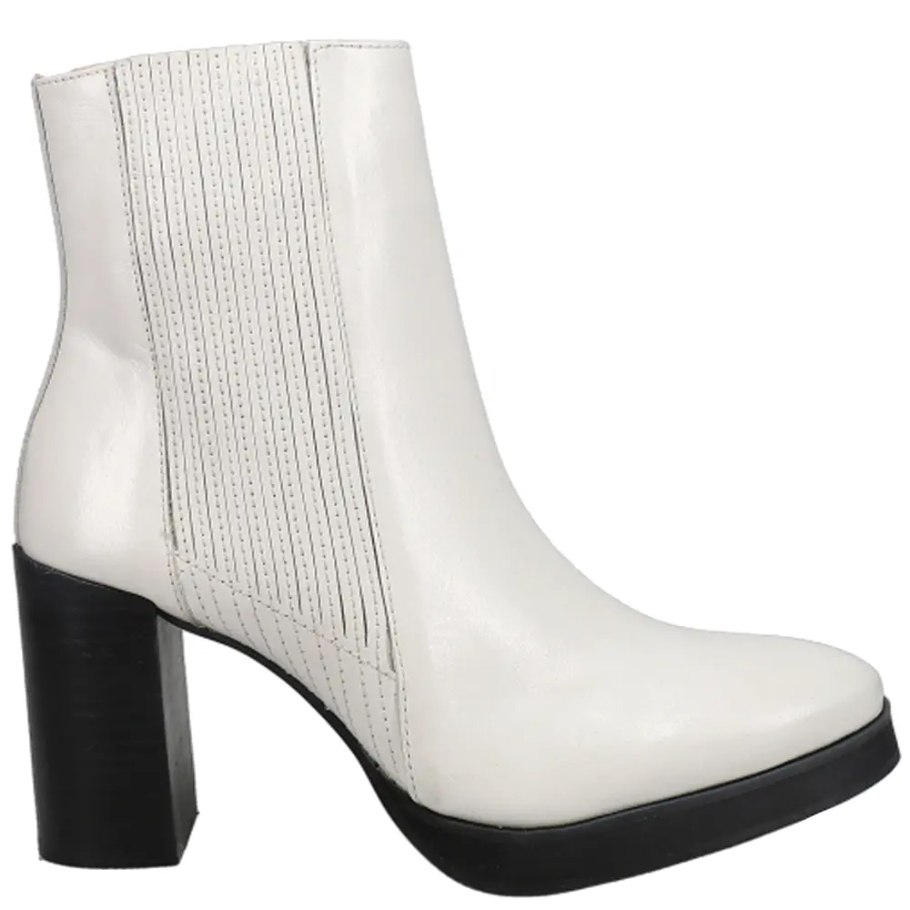 Matisse Womens Ava Round Toe Pull On Casual Boots Ankle High Heel 3" & Up - White