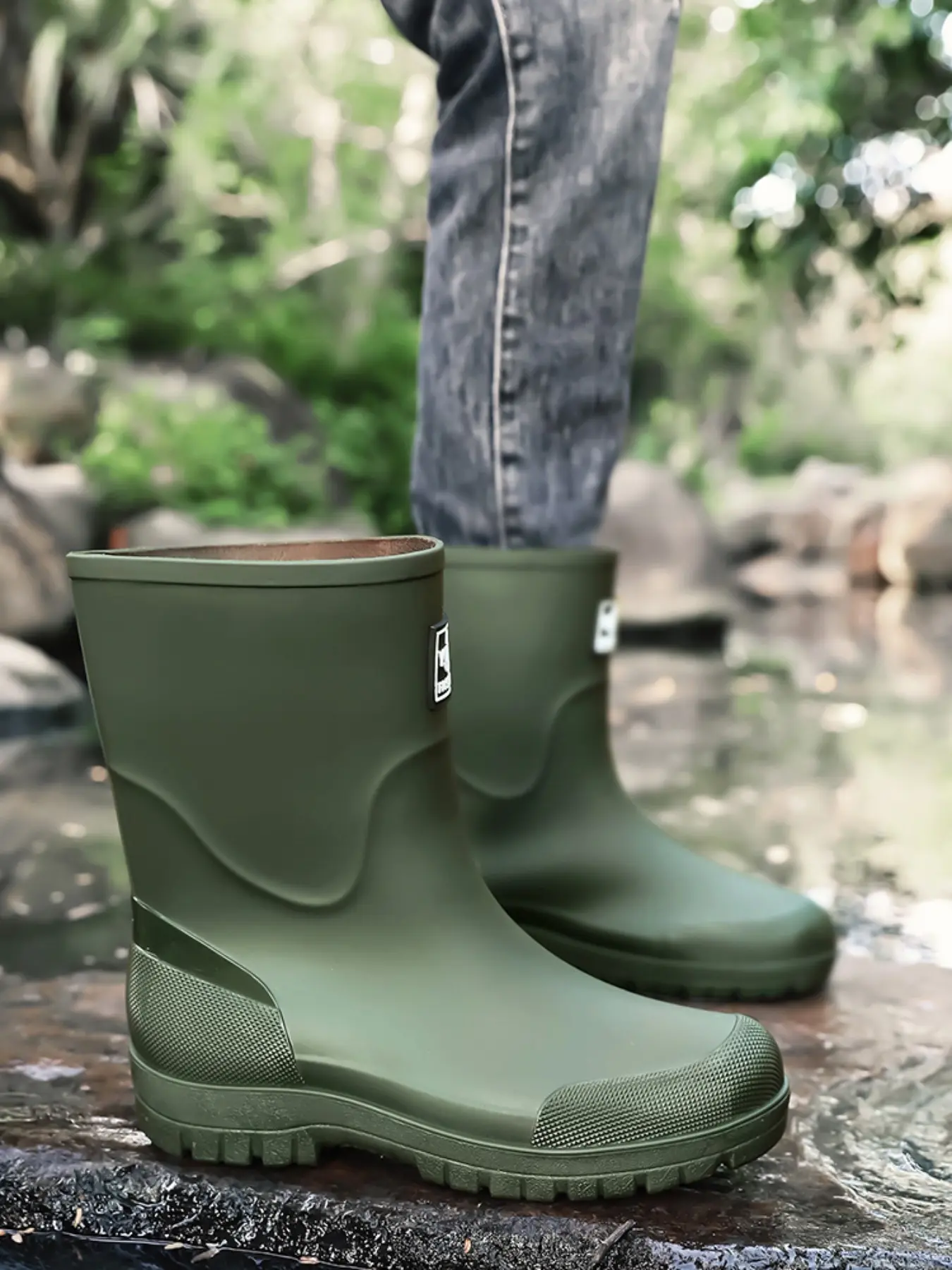 Ruida Mid-Calf Fashion Rain Boots, Waterproof Rubber Boots, Waterproof Durable Casual Rain Shoes, Stylish Comfortable Rain Footwear for All Seasons