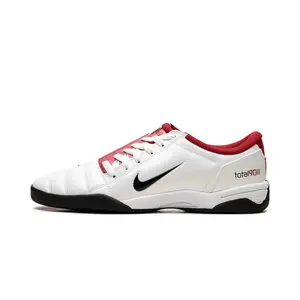 Total 90 III "White / Gym Red" HQ2851 100