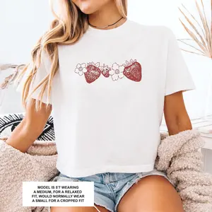 Comfort Colors Boxy T-Shirt Womens Strawberry Shirt Cropped Tee Flower Graphic Tee Boxy Crop Top Summer Cropped Tshirt Women's Floral tee