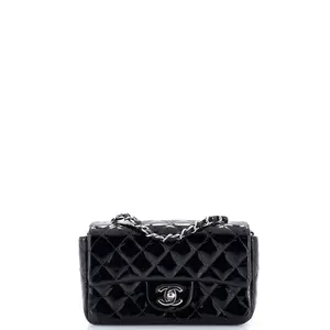 Pre-owned CHANEL material Messenger Bags Classic Single Flap Bag Quilted Patent Mini by Rebag