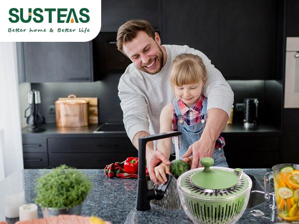 PUKOMC Salad Spinner Large with 5 Blade Slicer and Egg Yolk Strainer for Efficient Salad Preparation and Food Washing, 4.25Qt Fruit Kitchen Utensils Green