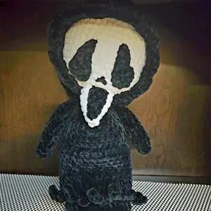 crochet scream ghost face plushie
