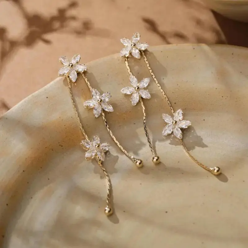 1Pair Triple Flower Design Crystal CZ Dangle Earrings Minimalist Luxury Elegant Style Ear Climber Long Drop Bridal Earrings For Brides Bridesmaids Wedding/Anniversary/Birthday Gold Plated Jewelry Dangling Earrings