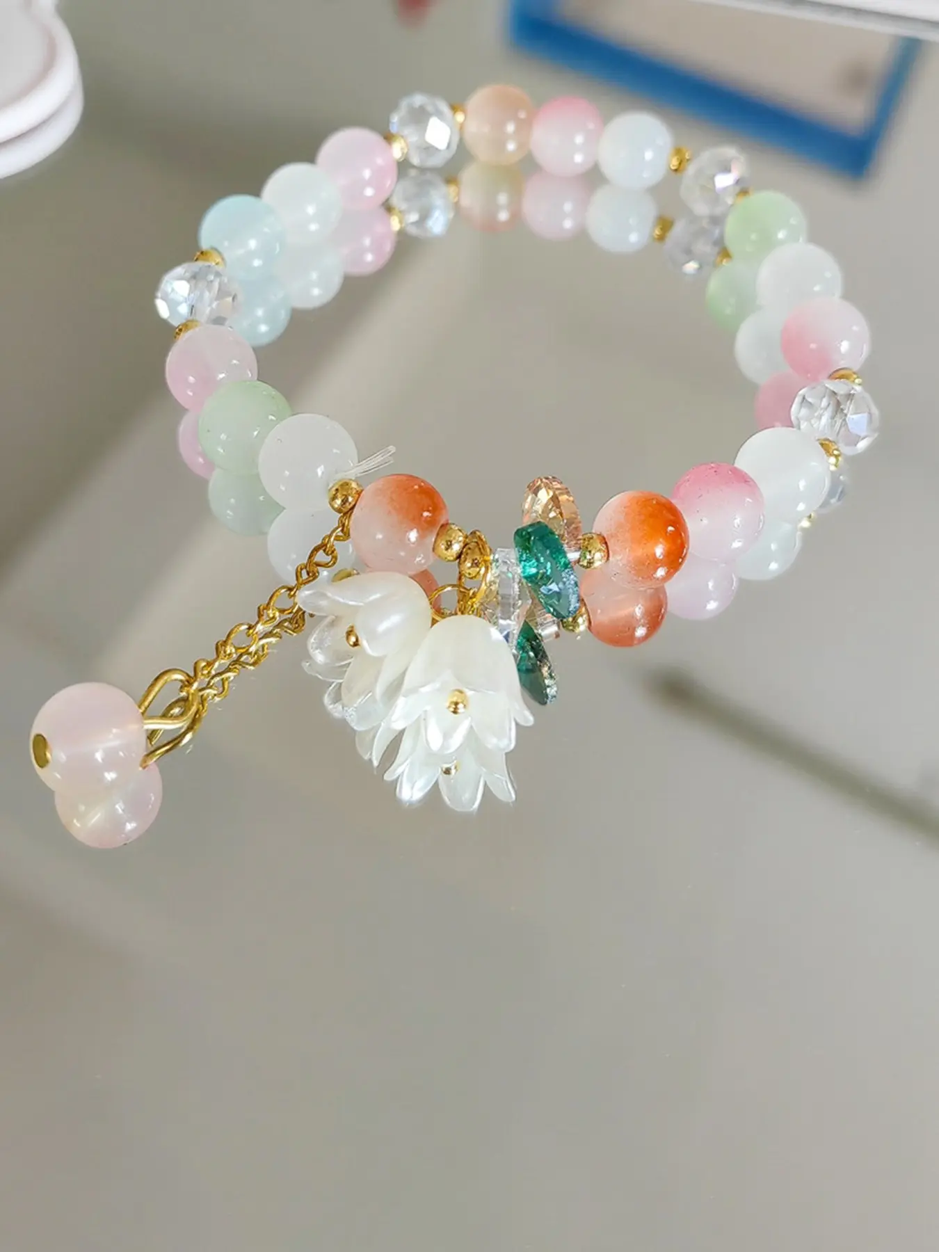 2026 Summer Sweet-Style Colorful Cooling Beaded Bracelet with Flower Charm, Artificial Crystal Bracelet, Elegant Fashion Jewelry for Women, Exquisite for Daily Wear, Perfect Gift for Her