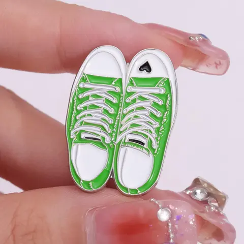 Unisex Cute Fun Shoes Design Collectible Brooch, Fashionable Creative Alloy Badge for Backpack & Scarf & Clothes, Trendy All-match Accessories As Gift for Women & Men