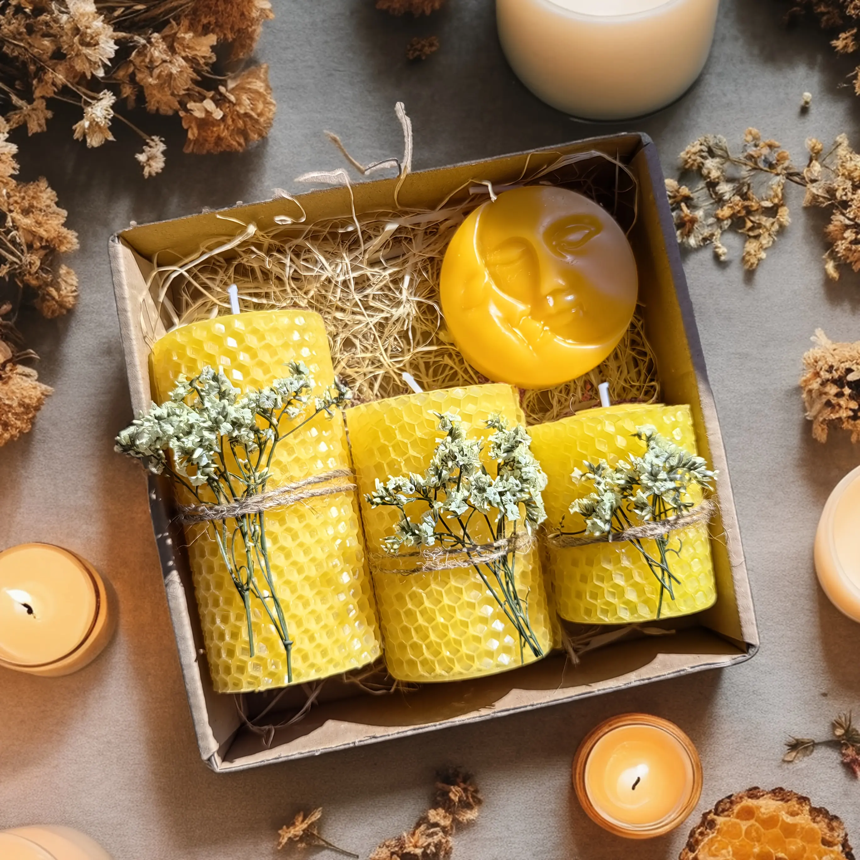 Natural Beeswax Pillar Candles 4 Pack, Handmade Rolled Honeycomb Texture, Dried Flower Decor, 60 Hours Total Clean Burn, Vintage Farmhouse Style, for Home Bedroom Decor Cozy Ambiance & Unique Holiday Housewarming Gifts decoration