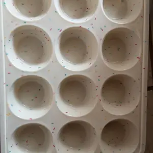 Silicone Muffin Pan for Baking with Metal Reinforced Frame, 12 Cup Regular Size Cupcake Pan, Easy to Pop Non-Toxic Bakeware for Oven,Cookware, Kitchen Food Silicone Muffin Tray, Cupcake Baking Pan Molds Suitable for Breakfast 、Party and Festivals