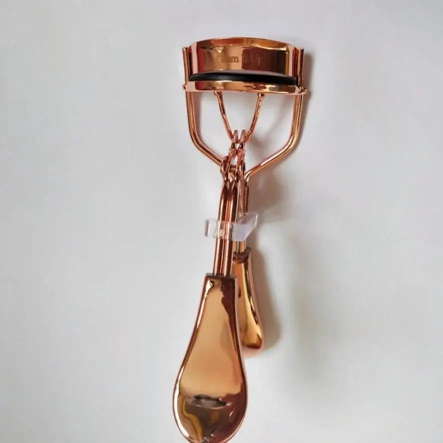 Rose Gold Stainless Steel Eyelash Curler Kit for Beginners, Natural Solid Design, with 5 Extra Silicone Replacement Pads and 1 Brush