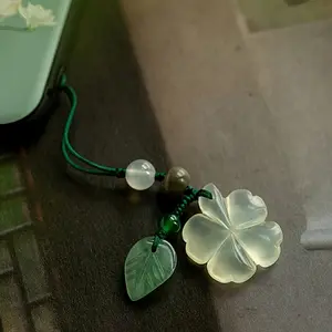 1pc Green Lucky Clover Imitation Jade Keychain Pendant, Glass Smooth Clear Charm, Mobile Phone Chain, Bag Hanging Ornament, St. Patrick'S Day Accessory, Special Gift for Partners and Family