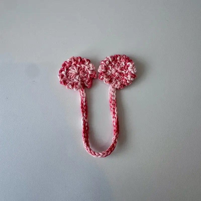 100% Cotton Yarn Handmade Crochet Bookmark - Small Heart-Flower Designed Unisex Neutral Office Stationery, Ideal for Book Lovers & Bookmarking Needs