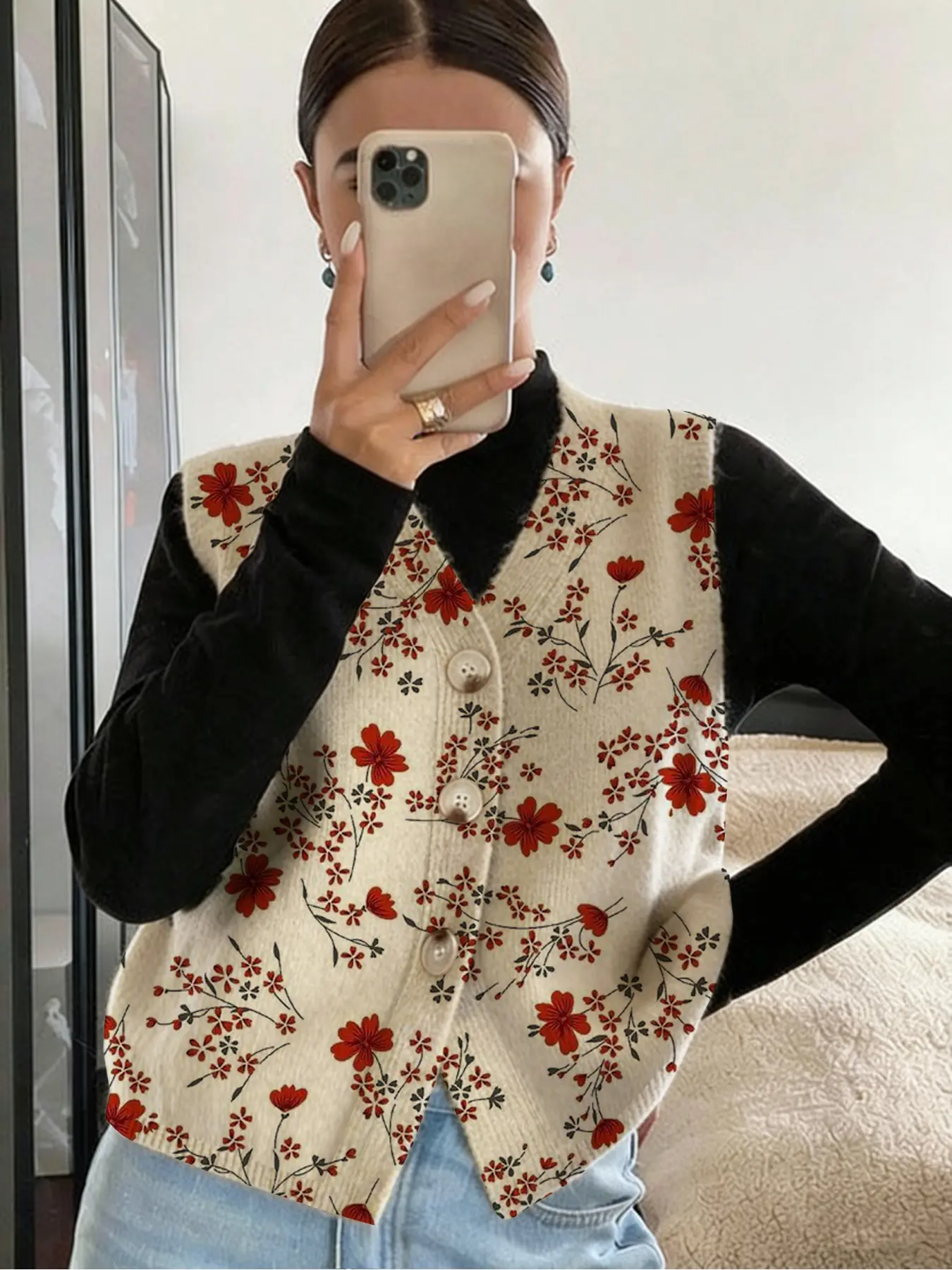 Women's Floral Print Button-Up Vest, Elegant Sleeveless Knit Fabric Gilet for Spring & Fall, Comfortable and Cozy Casual Top Piece