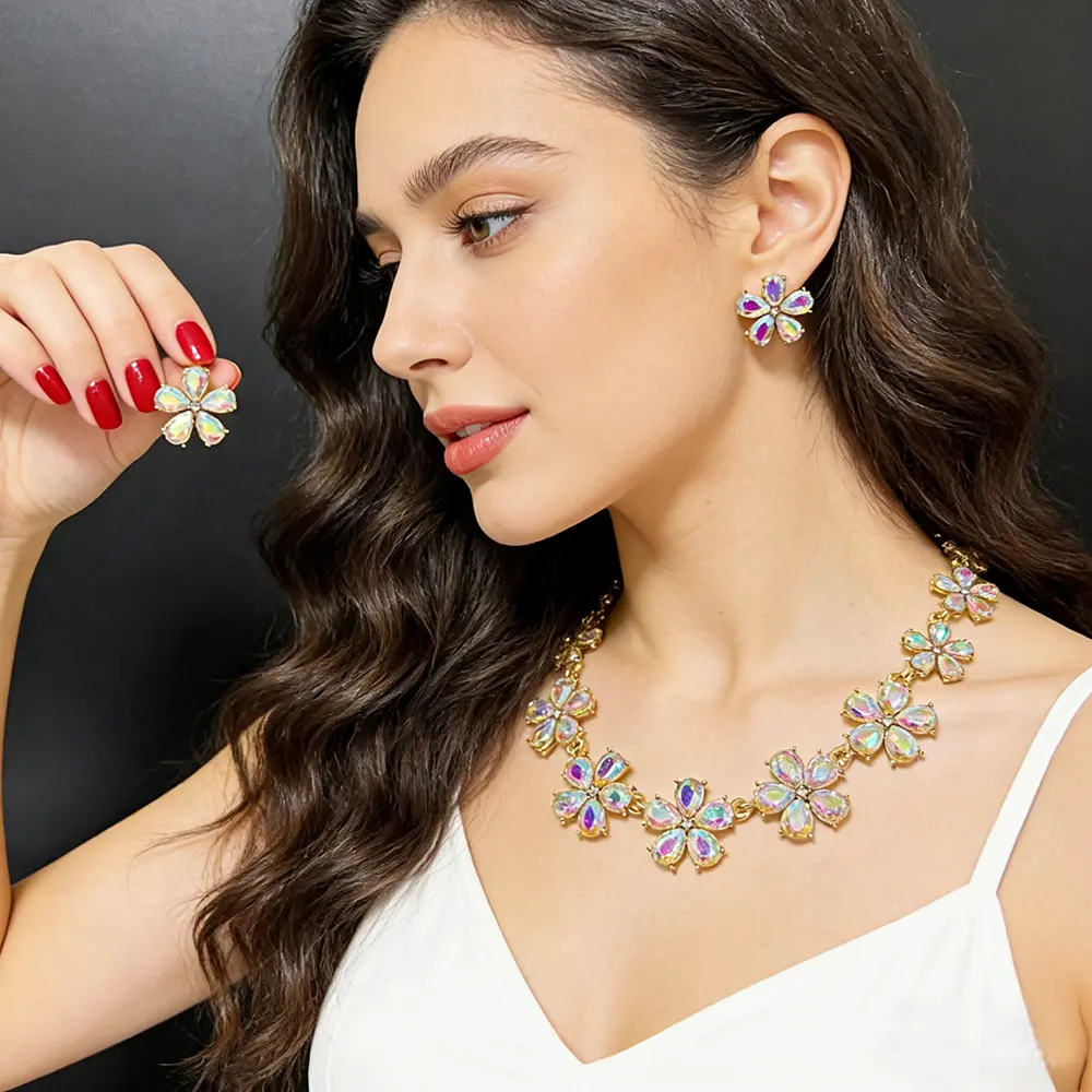 Crystal Jewelry Luxurious Clavicle Chain Exquisite Fashion Alloy Diamond-Embellished Flower Necklace and Earring Set for Women