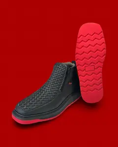 Botín de Petate Artesanal Suela Roja - Black Leather Footwear with Red Sole, Comfortable Design, Ideal for Walking and Arch Support