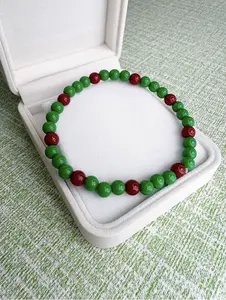 Red and Green Christmas Beaded Bracelet